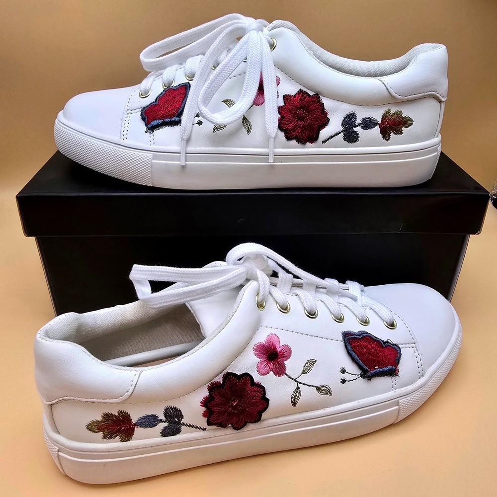Nanette Lepore Wildflower‎ Sneakers Womens 8M White Embroidered Floral Butterfly